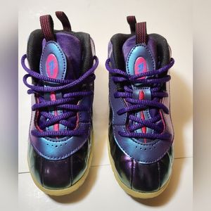 Nike little posite one